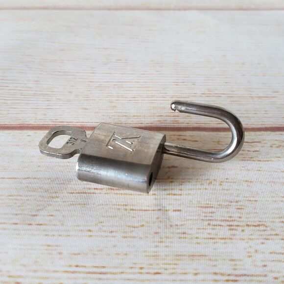 RARE! Authentic Louis Vuitton #312 Lock and Key Set Silver 300 Series Padlock - Picture 12 of 12